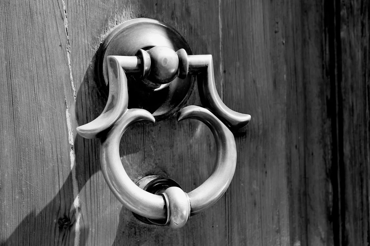 Door knocking Door knocking